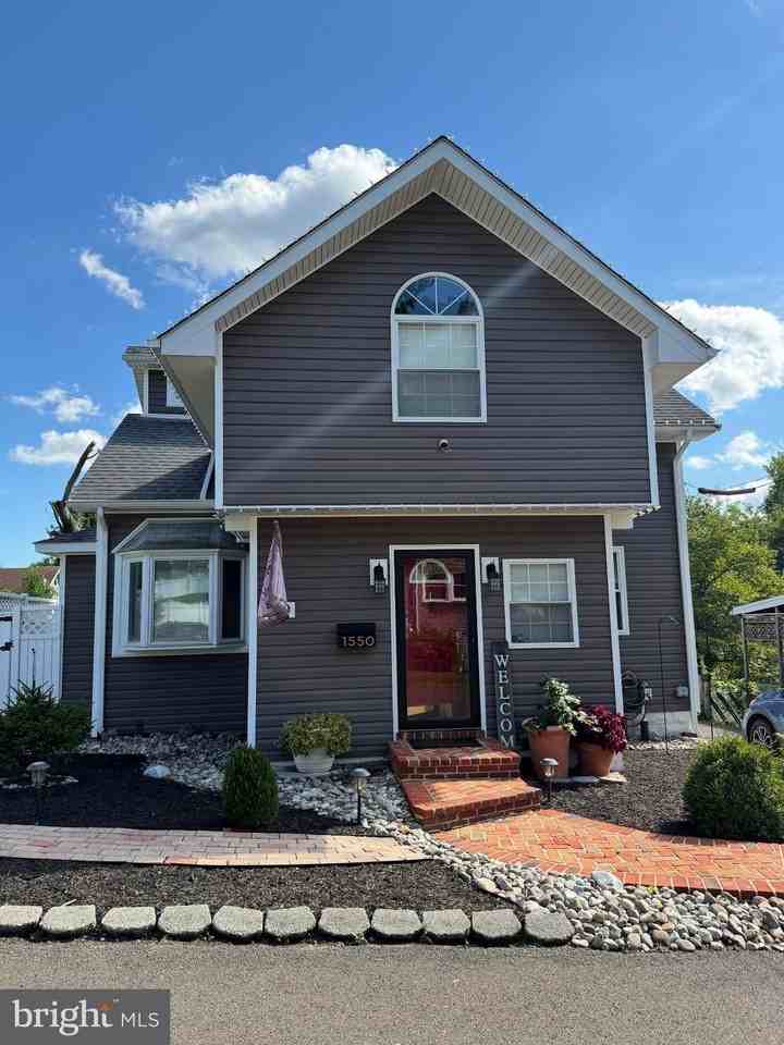 1550 Fairview Ave