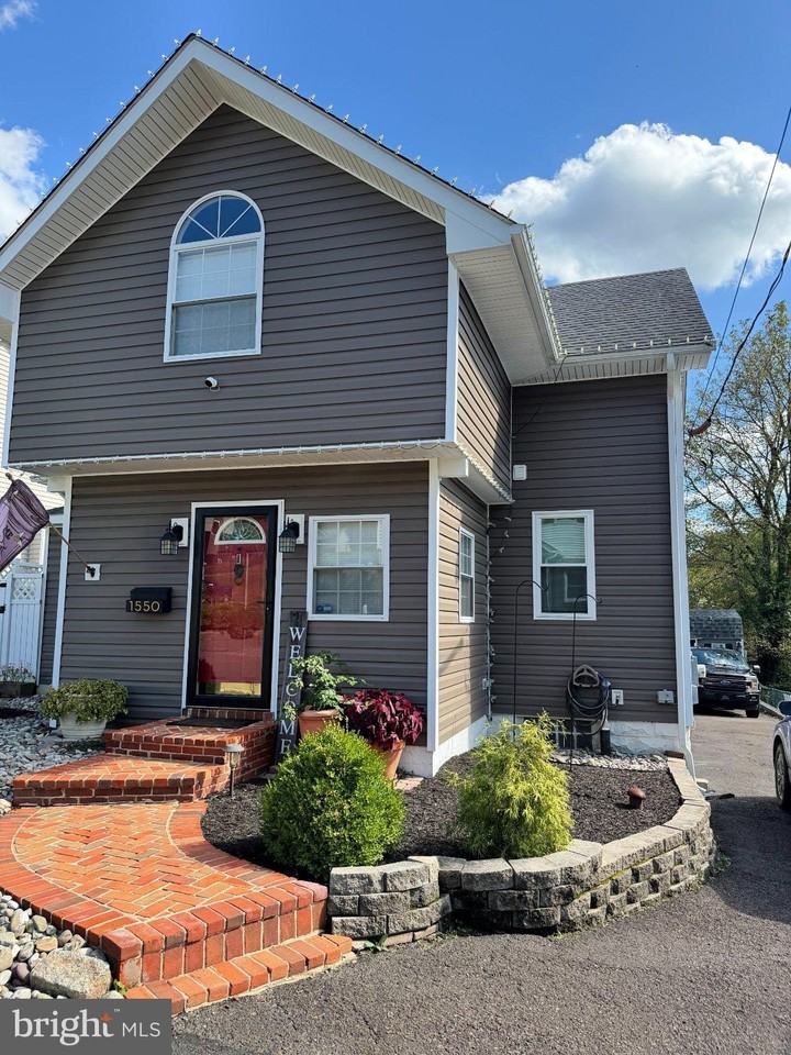 1550 Fairview Ave - Photo 2 of 42
