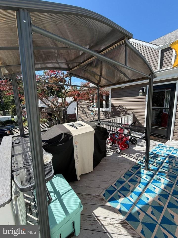 1550 Fairview Ave - Photo 6 of 42