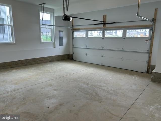 608 Kemlyn Rd - Photo 4 of 23