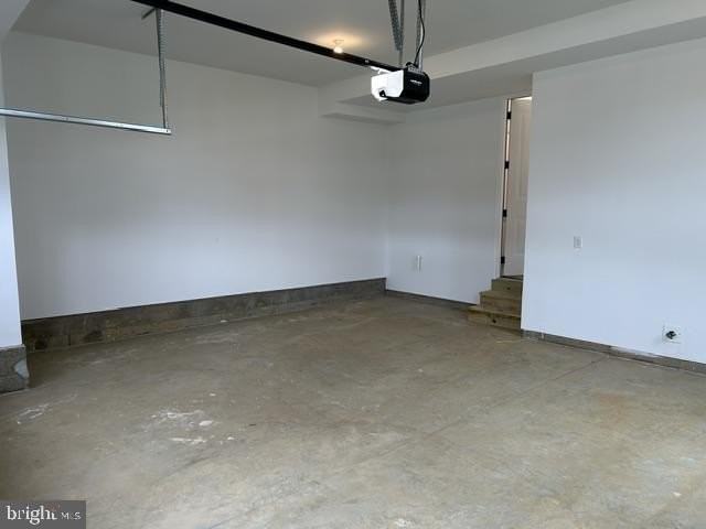 608 Kemlyn Rd - Photo 5 of 23