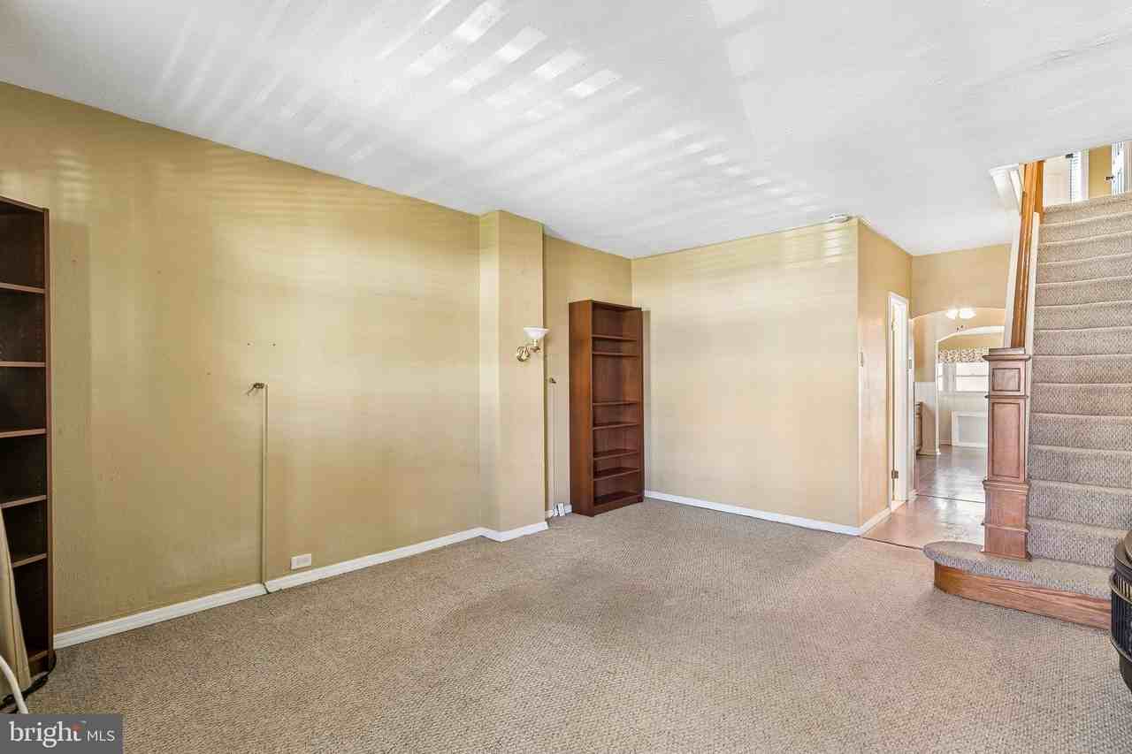 328 W 5th St - Photo 5 of 29