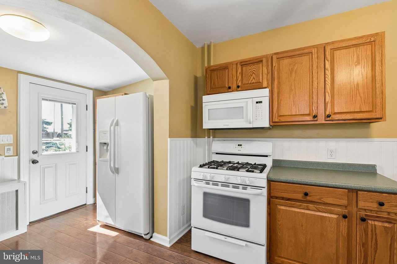 328 W 5th St - Photo 7 of 29