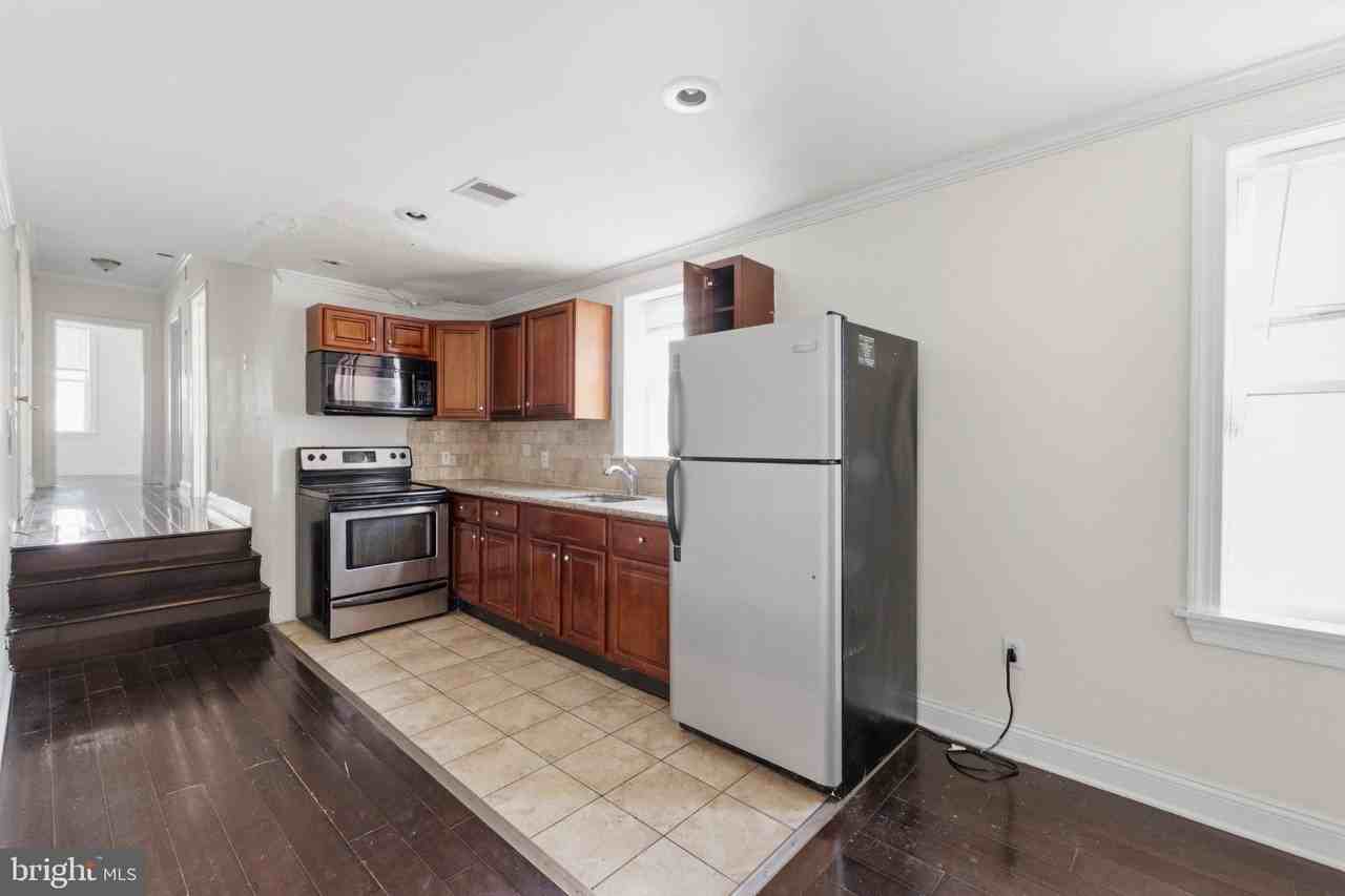 1832 N 18th St #C - Photo 2 of 10