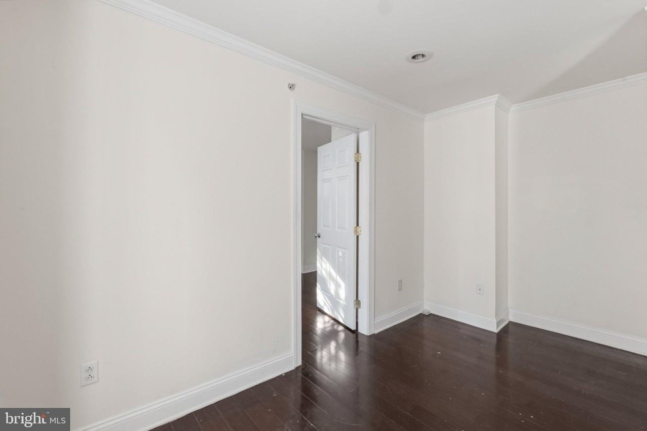 1832 N 18th St #C - Photo 5 of 10