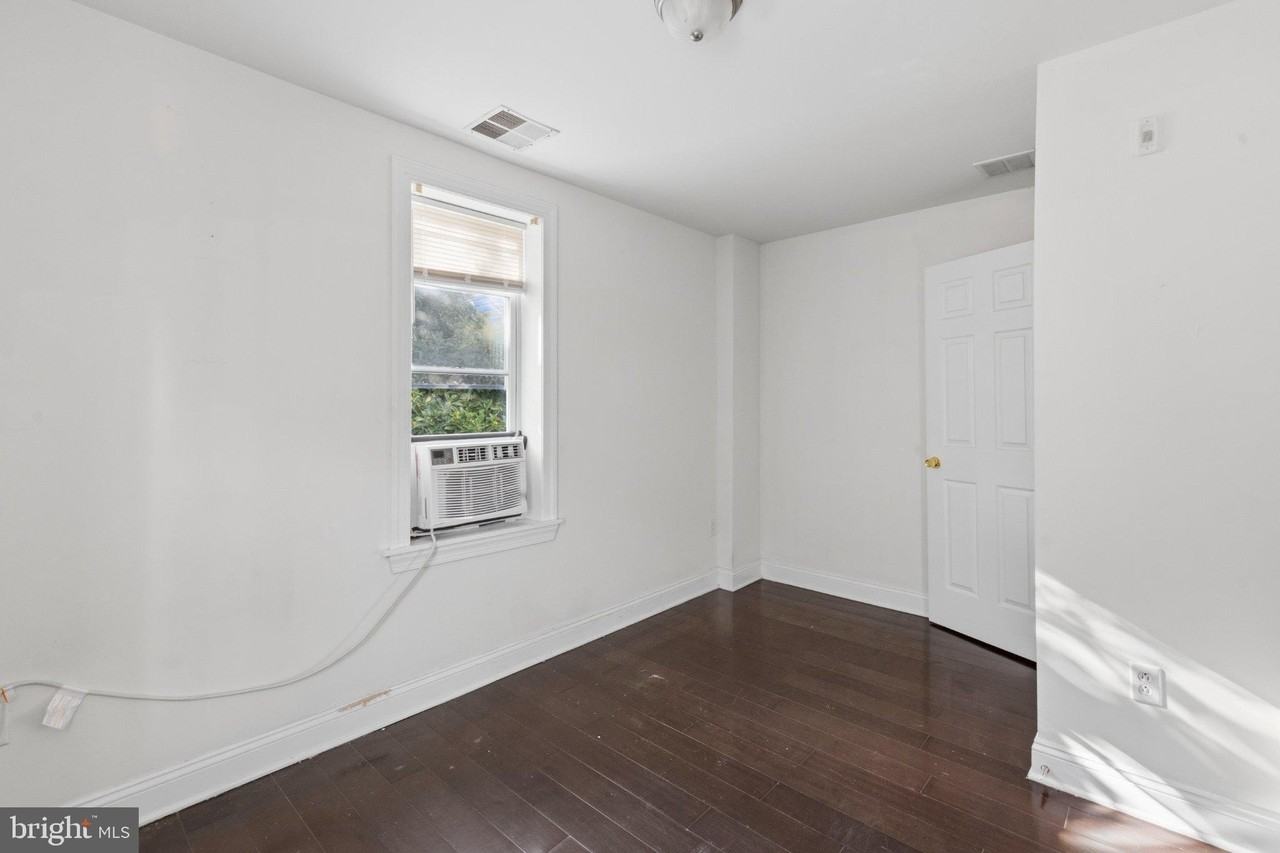 1832 N 18th St #C - Photo 6 of 10
