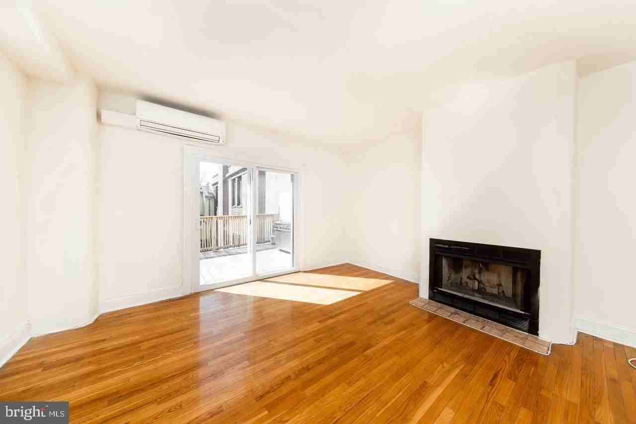 1912 Spruce St #4F - Photo 3 of 16