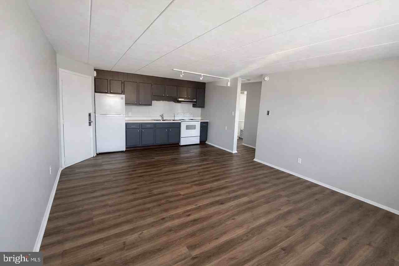 403 N Newberry St #201 - Photo 7 of 11