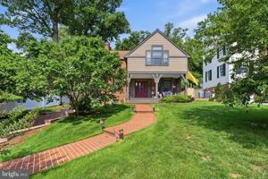 featured image of 2354 N Oakland St