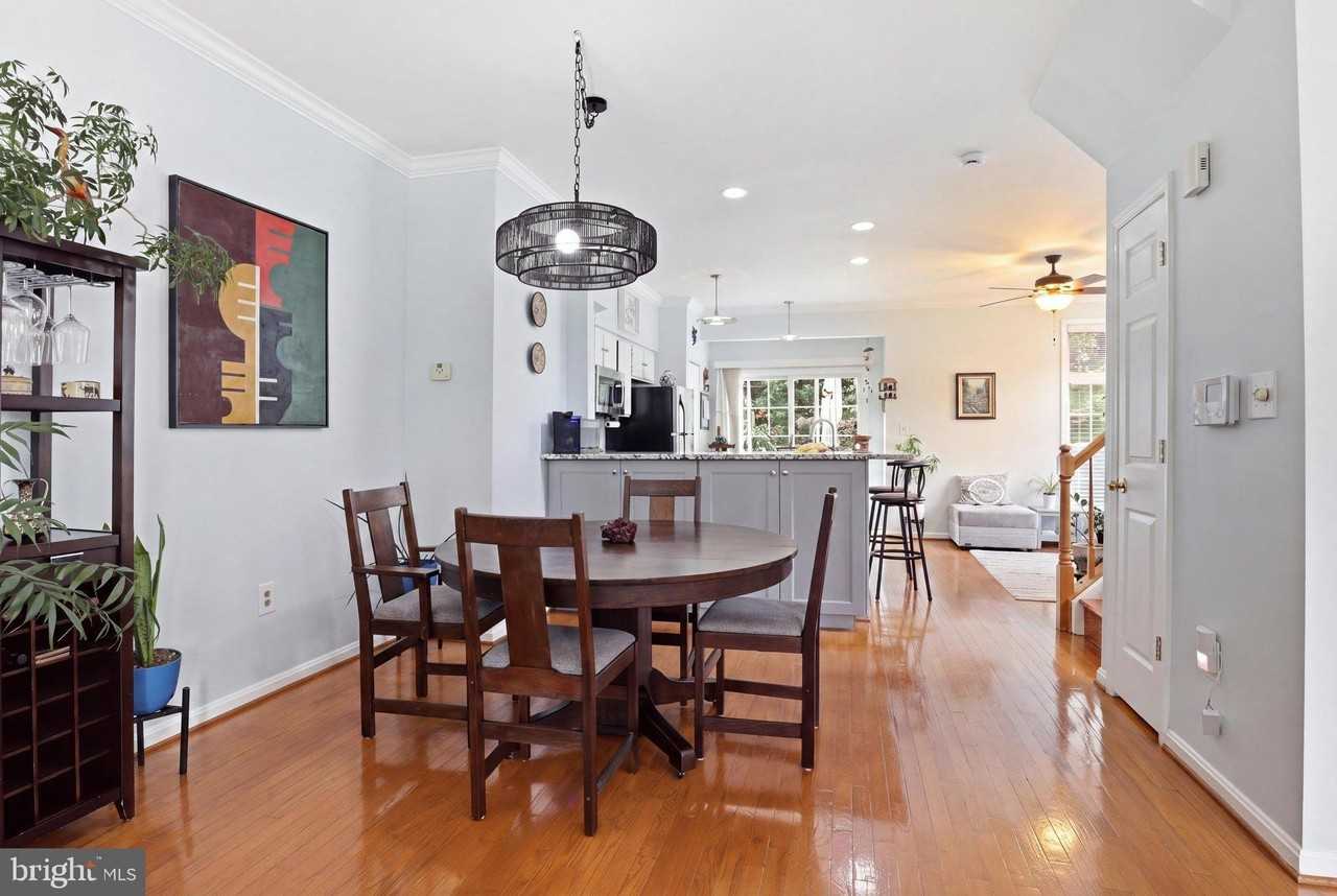 3903 Elbert Ave - Photo 4 of 32