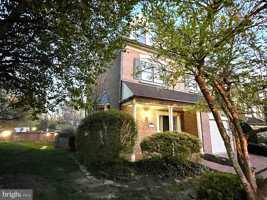 featured image of 6319 Chaucer View Cir