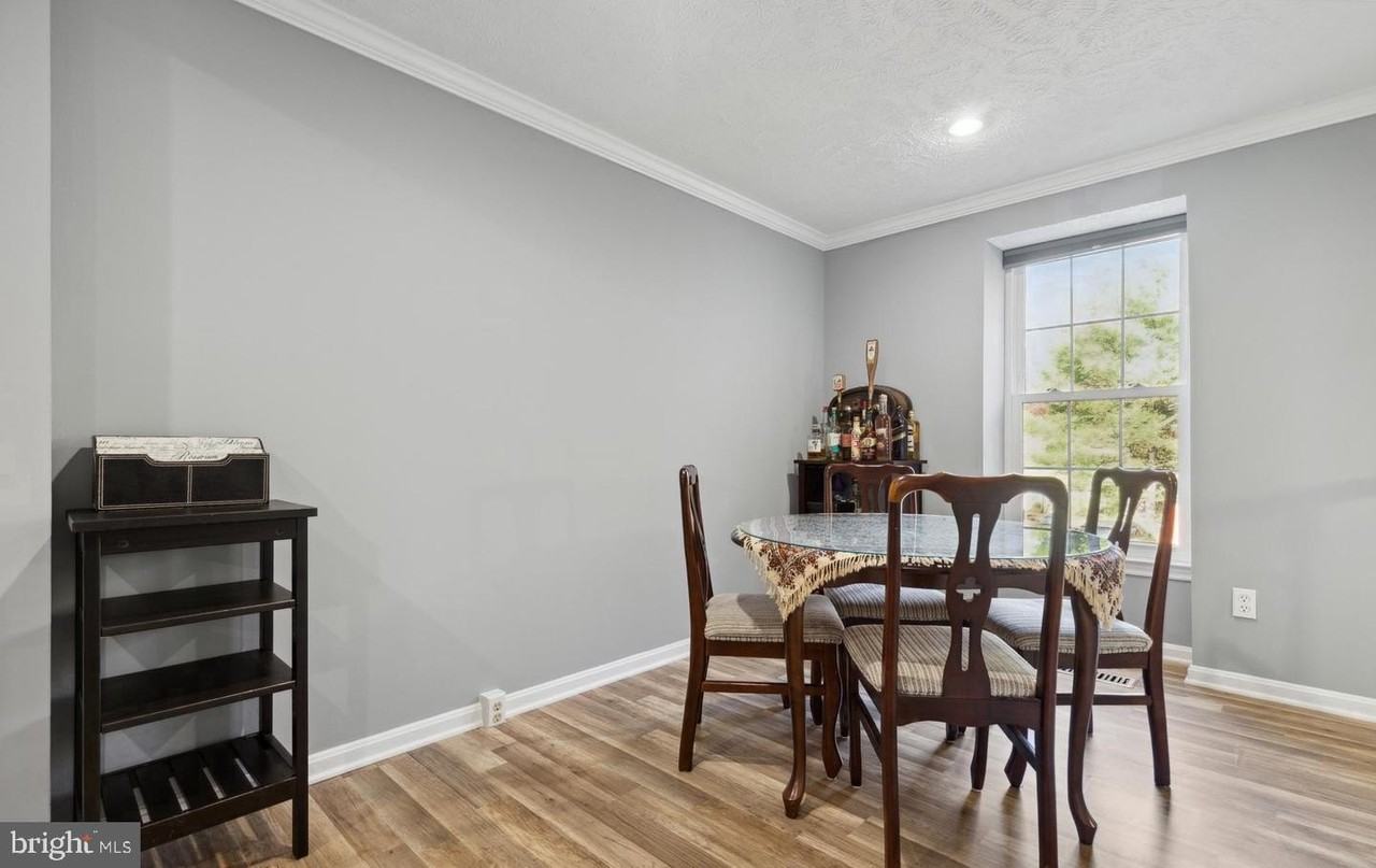 1679 Fieldthorn Dr - Photo 4 of 20