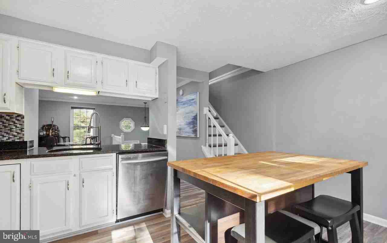 1679 Fieldthorn Dr - Photo 7 of 20