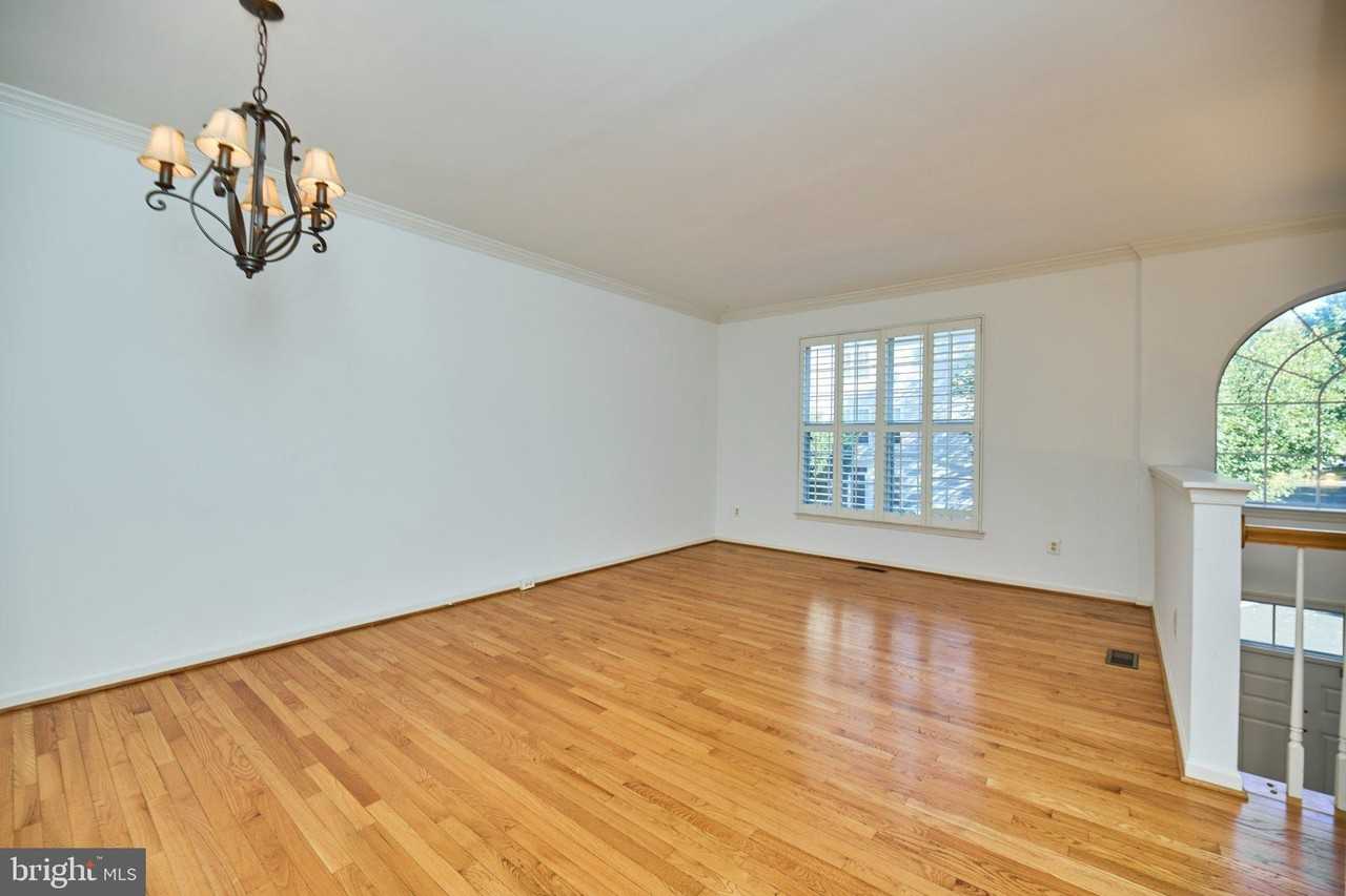 11485 Carriage Gate Ct - Photo 5 of 41