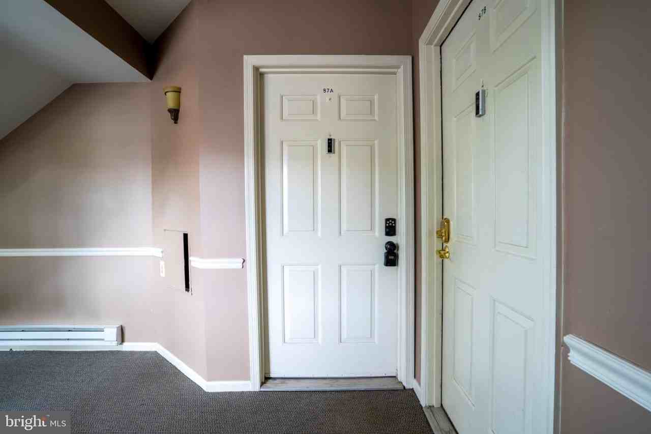 12887 Grays Pointe Rd #12887A - Photo 4 of 27