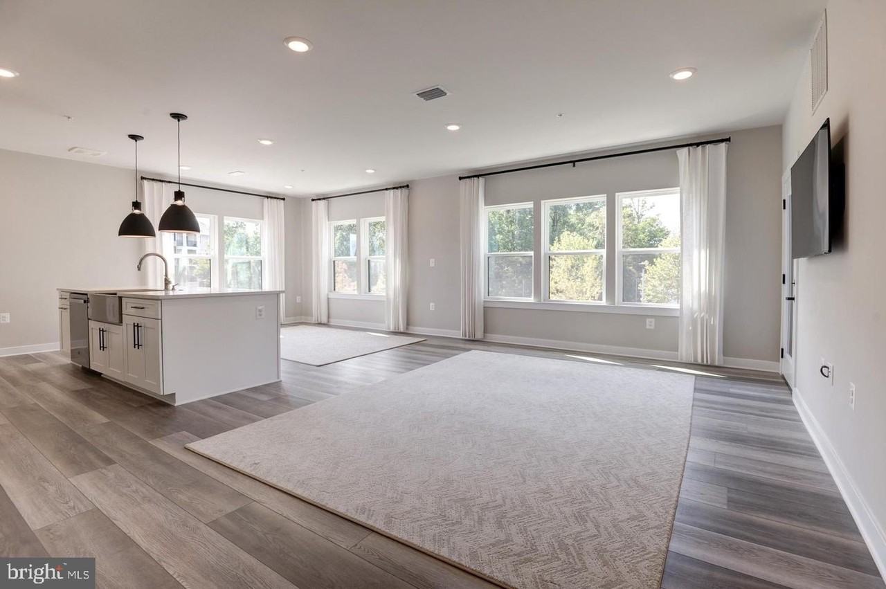 12875 Mosaic Park Way #4B - Photo 2 of 40