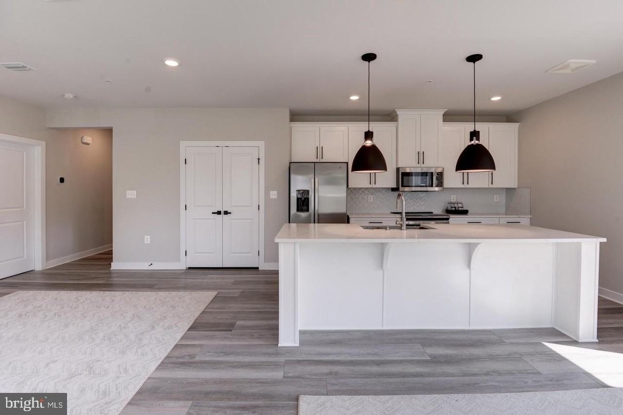 12875 Mosaic Park Way #4B - Photo 6 of 40