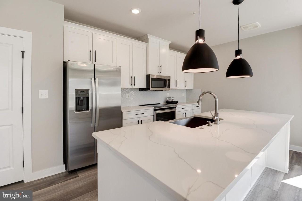 12875 Mosaic Park Way #4B - Photo 7 of 40