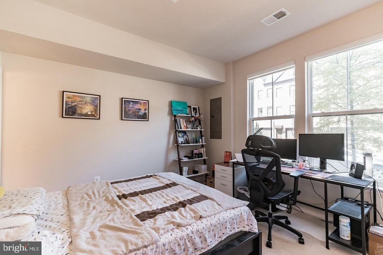 3057 Alan Shepard St - Photo 4 of 28