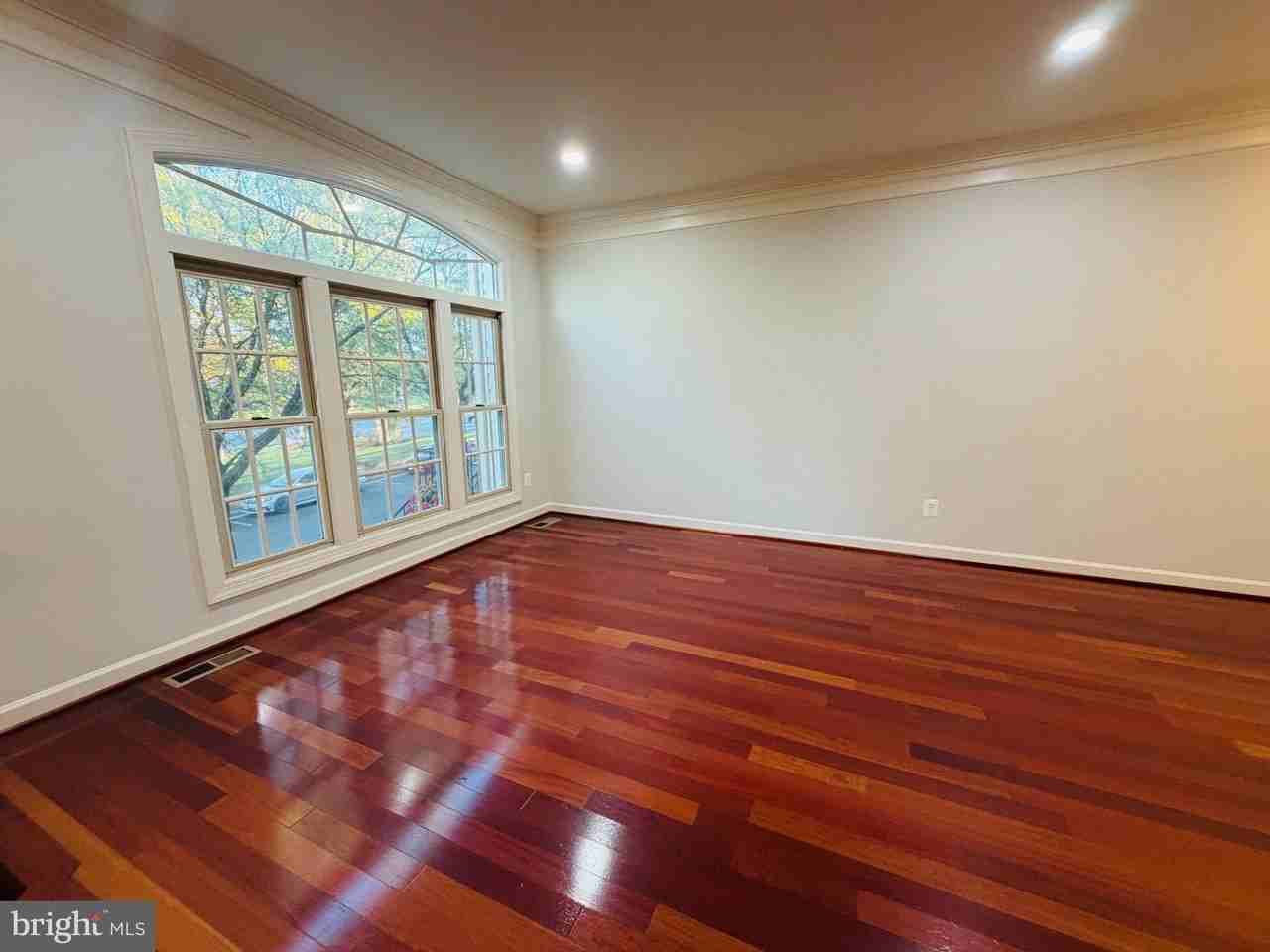 25352 Herring Creek Dr - Photo 4 of 44