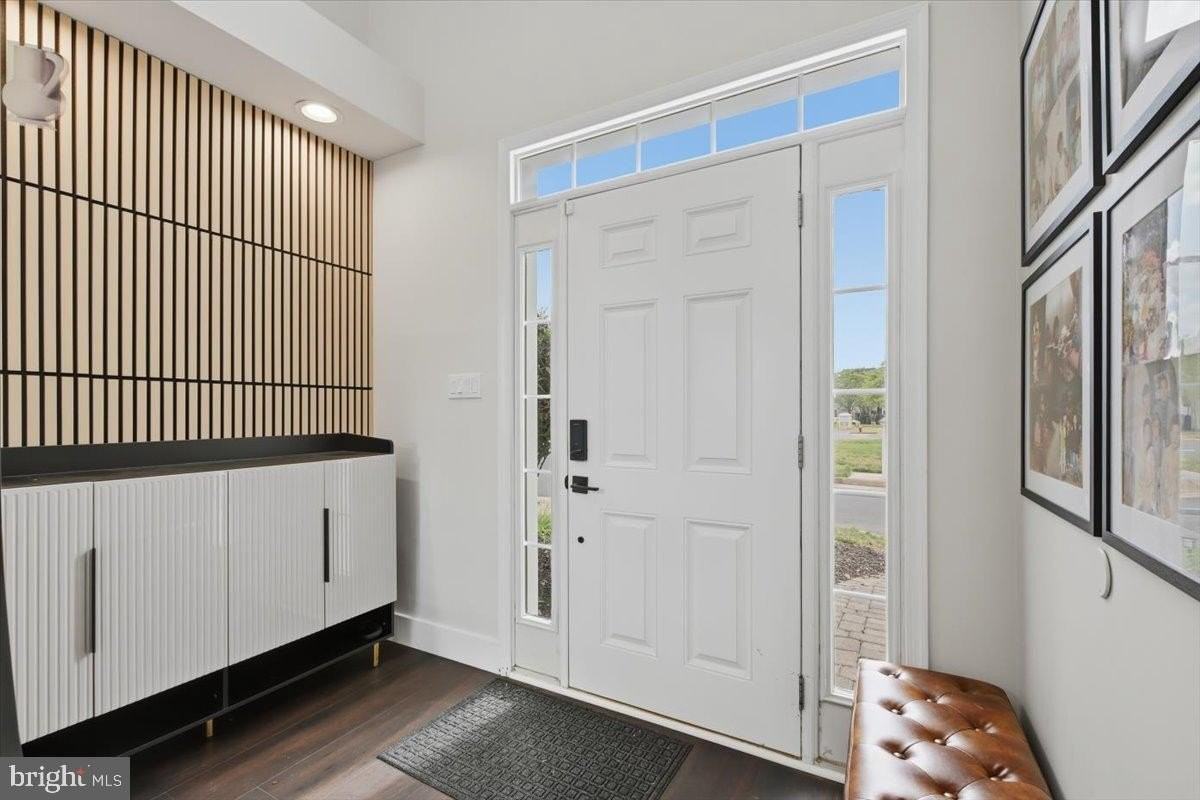 43092 Francis Sq - Photo 4 of 50