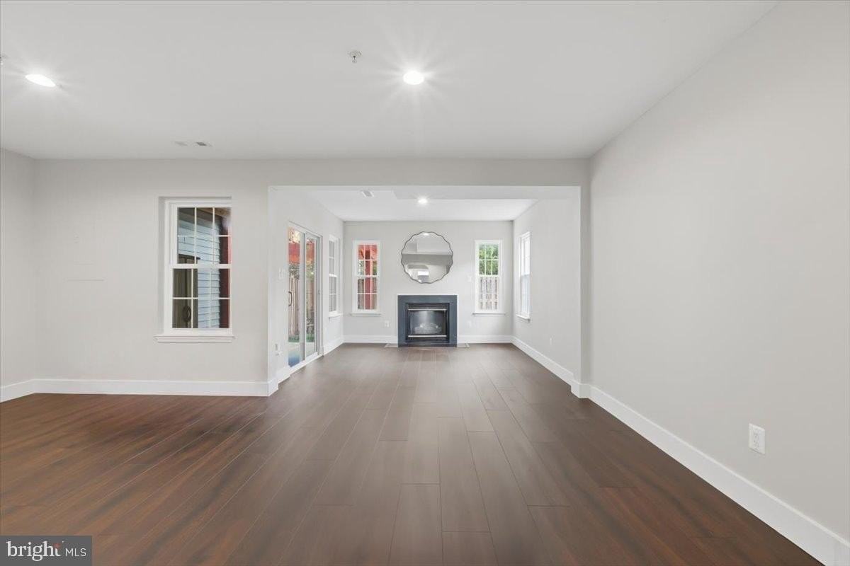 43092 Francis Sq - Photo 7 of 50