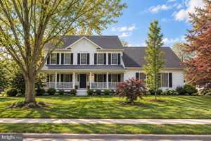 featured image of 605 S Maple Ave