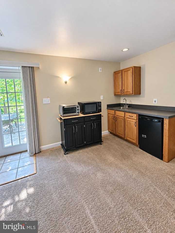 605 S Maple Ave - Photo 3 of 8