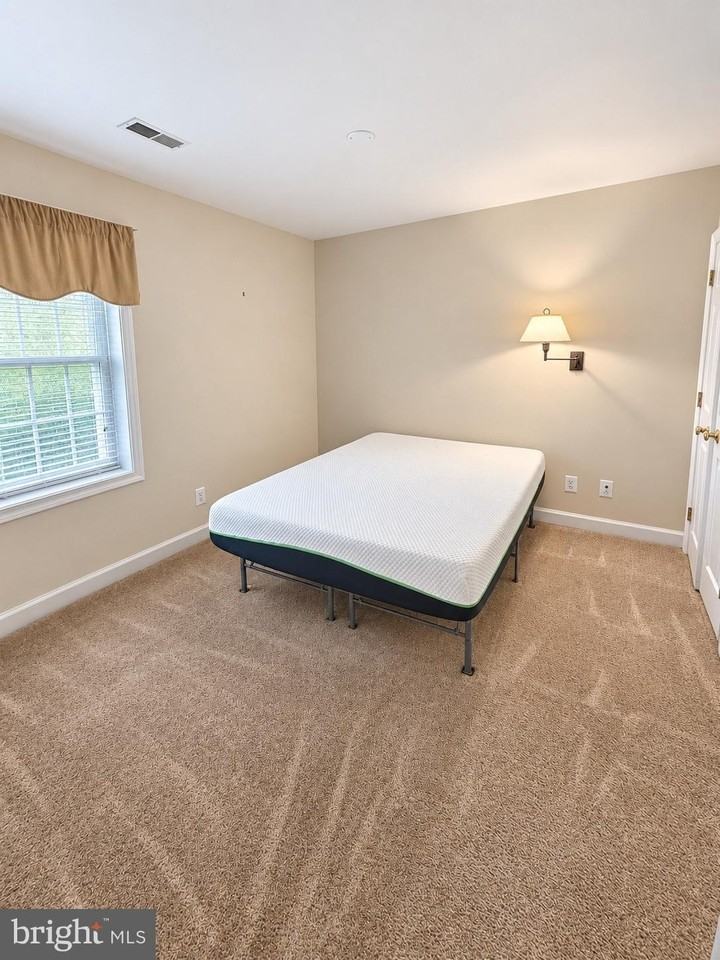 605 S Maple Ave - Photo 6 of 8