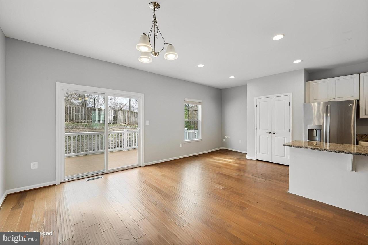 1660 Dorothy Ln - Photo 5 of 28