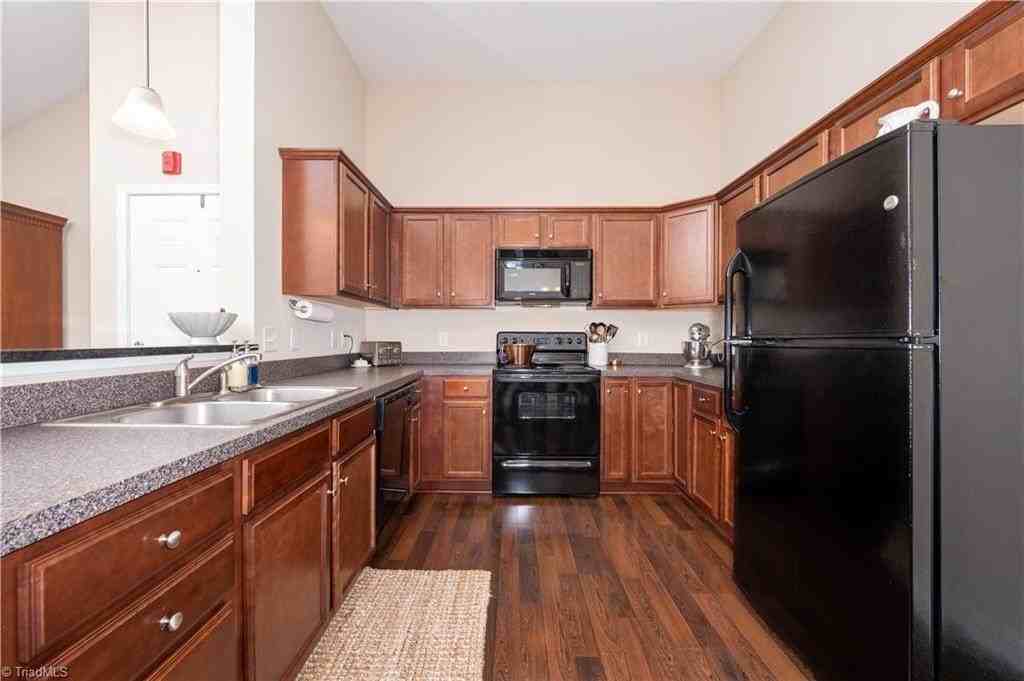 4757 Tatton Park Cir #3D - Photo 6 of 16