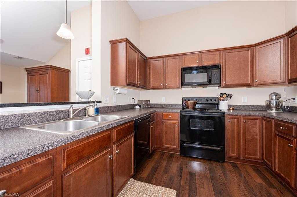 4757 Tatton Park Cir #3D - Photo 7 of 16
