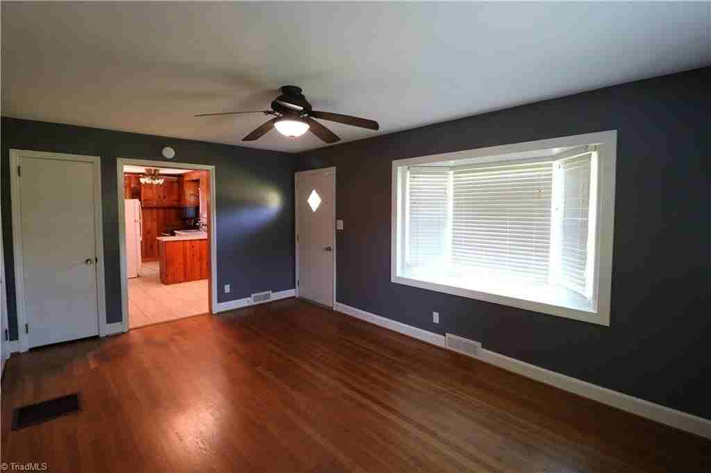 5611 Windy Hill Dr - Photo 3 of 20