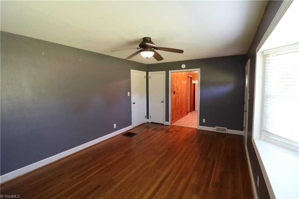 5611 Windy Hill Dr - Photo 4 of 20