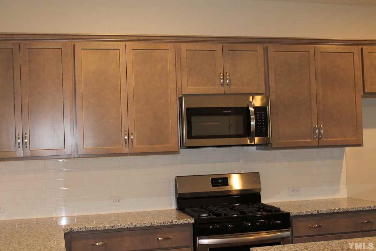 825 S Franklin St - Photo 5 of 20