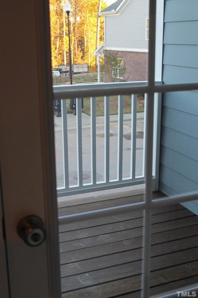 825 S Franklin St - Photo 7 of 20