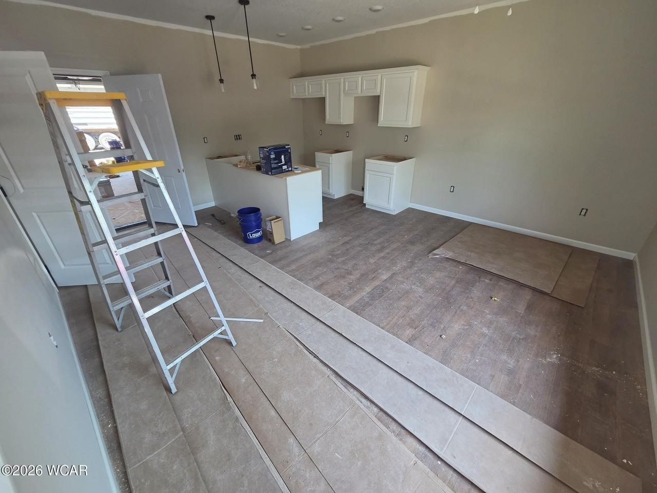 810 W North St - Photo 2 of 4