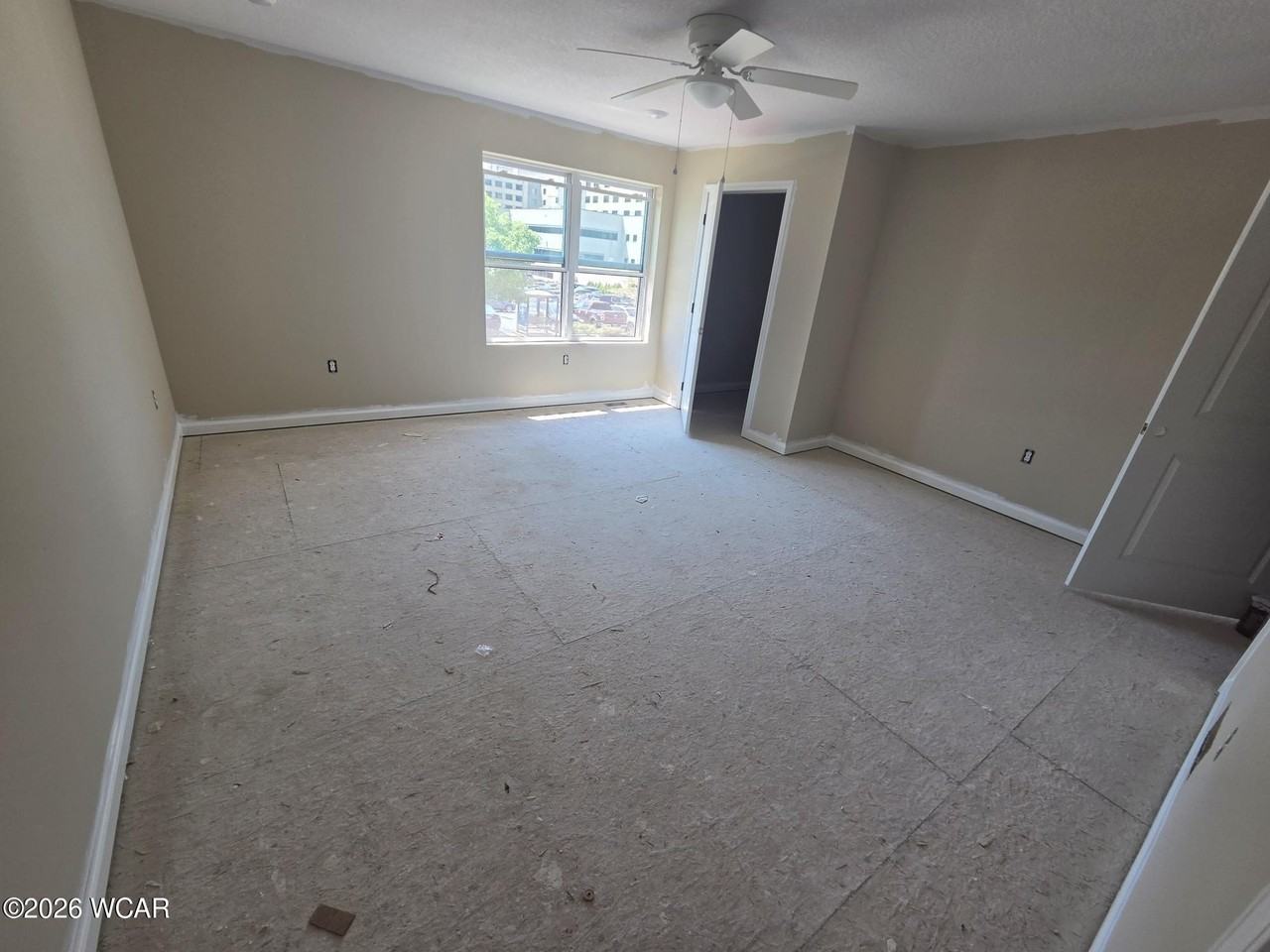 810 W North St - Photo 3 of 4