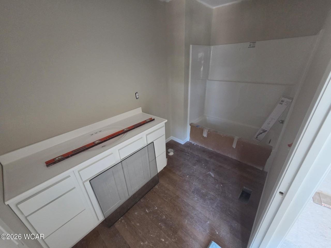 810 W North St - Photo 4 of 4