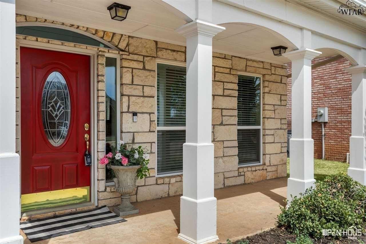 2804 S Shepherds Gln - Photo 2 of 13