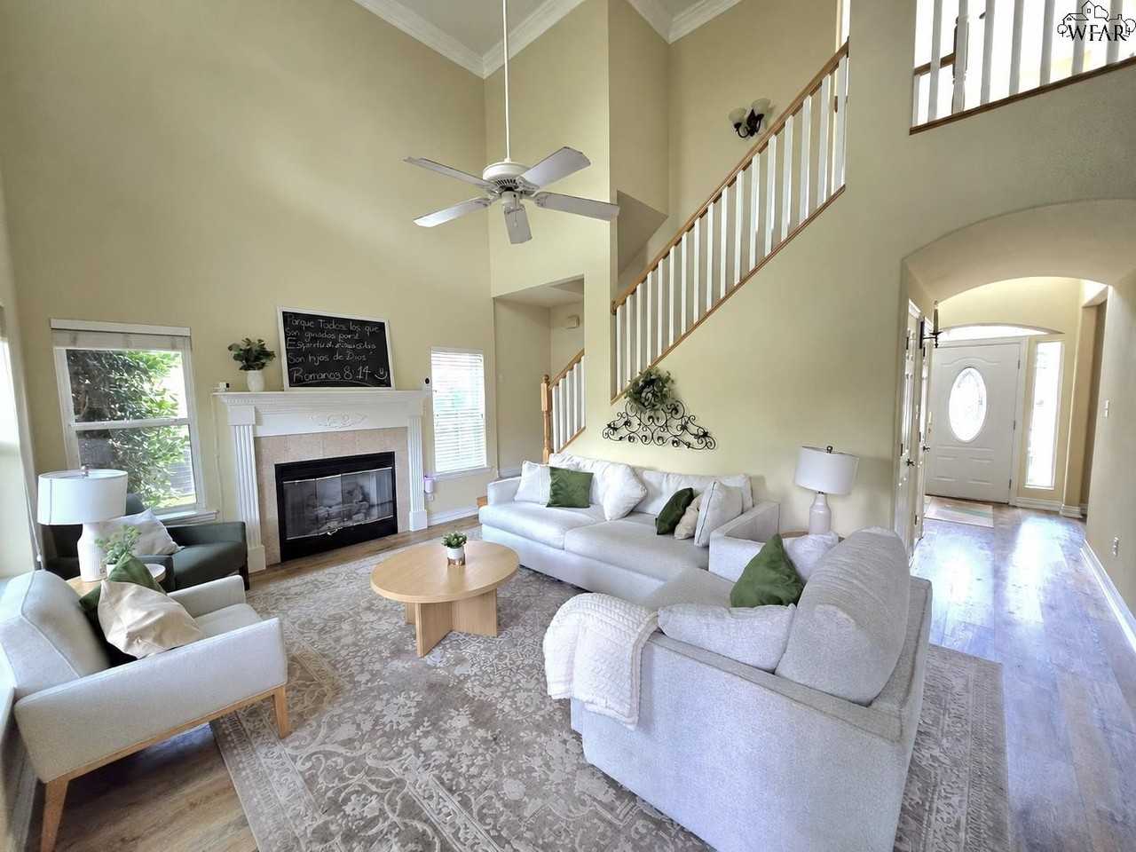 2804 S Shepherds Gln - Photo 3 of 13