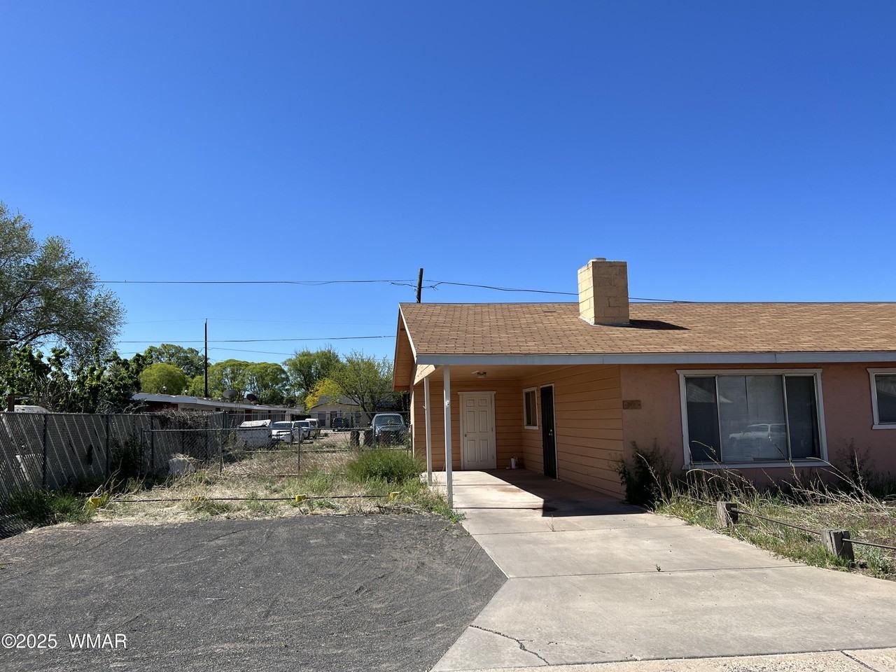 345 N 1 1/2 Street - Photo 2 of 12