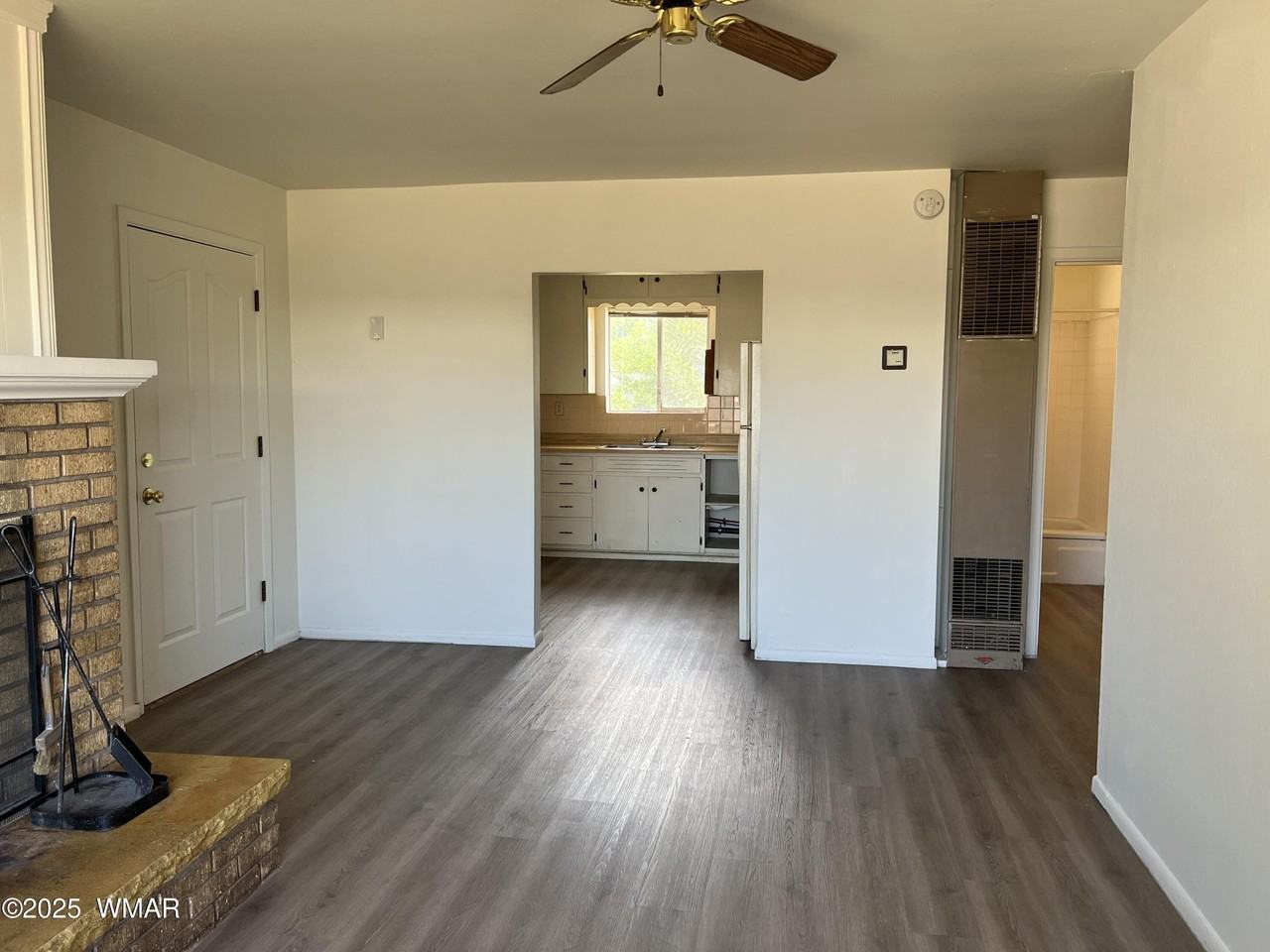 345 N 1 1/2 Street - Photo 5 of 12