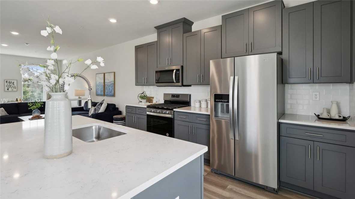 534 Cooper St - Photo 3 of 18