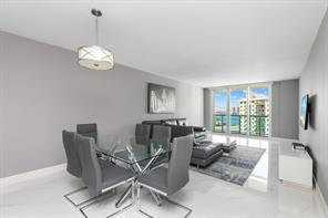 Collins Ave - Photo 3 of 8