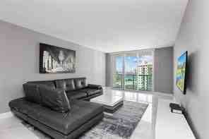 Collins Ave - Photo 4 of 8