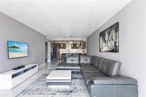 Collins Ave - Photo 5 of 8