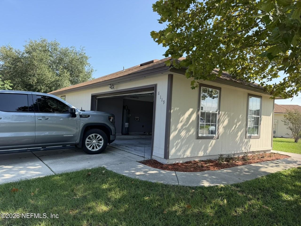 8119 Beatle Blvd - Photo 5 of 44