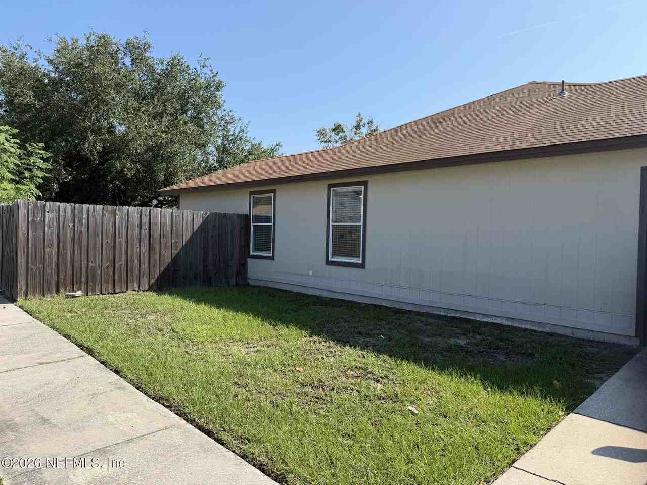 8119 Beatle Blvd - Photo 6 of 44