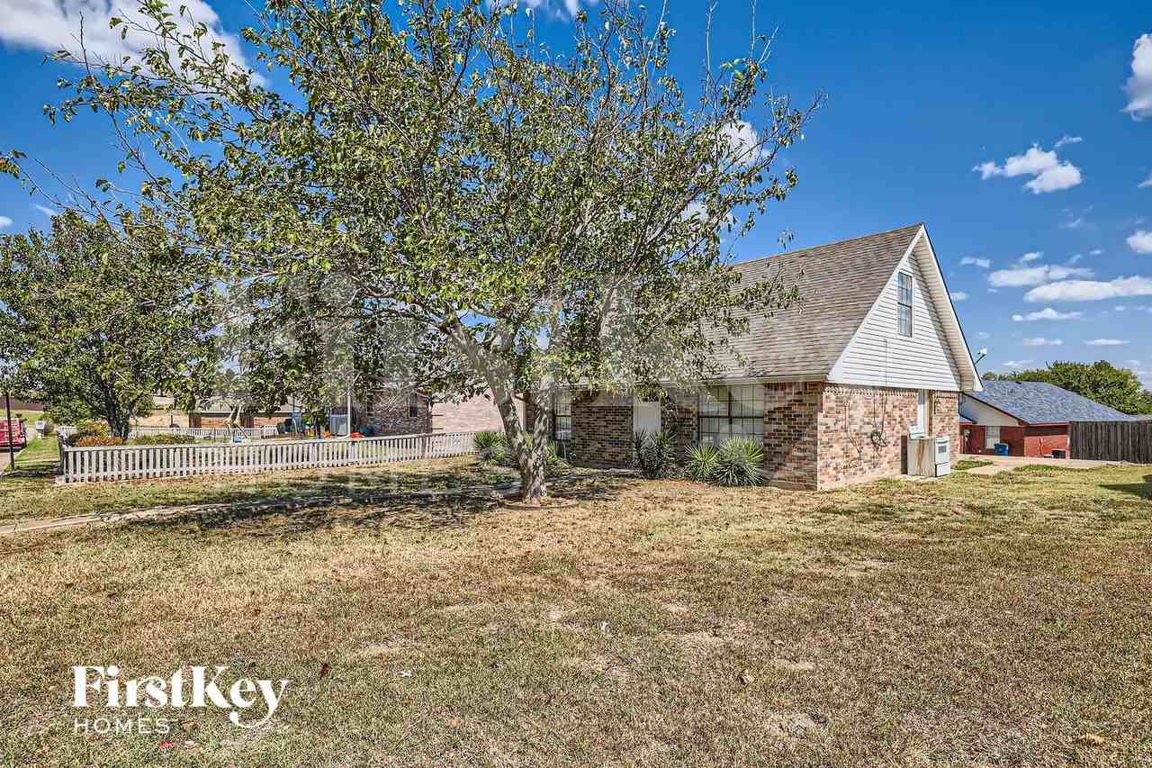 1013 Weiss Ave - Photo 3 of 28